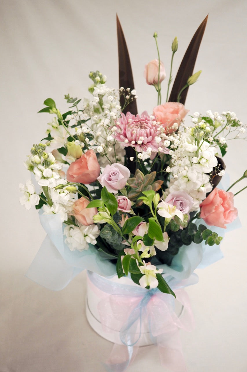 Pretty Flower Pot - Flowers arranged in a Ceramic pot